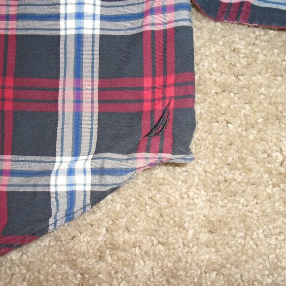 Retro Vintage Nautica Red Plaid Button Down Flannel Shirt Collared - Picture 7 of 9